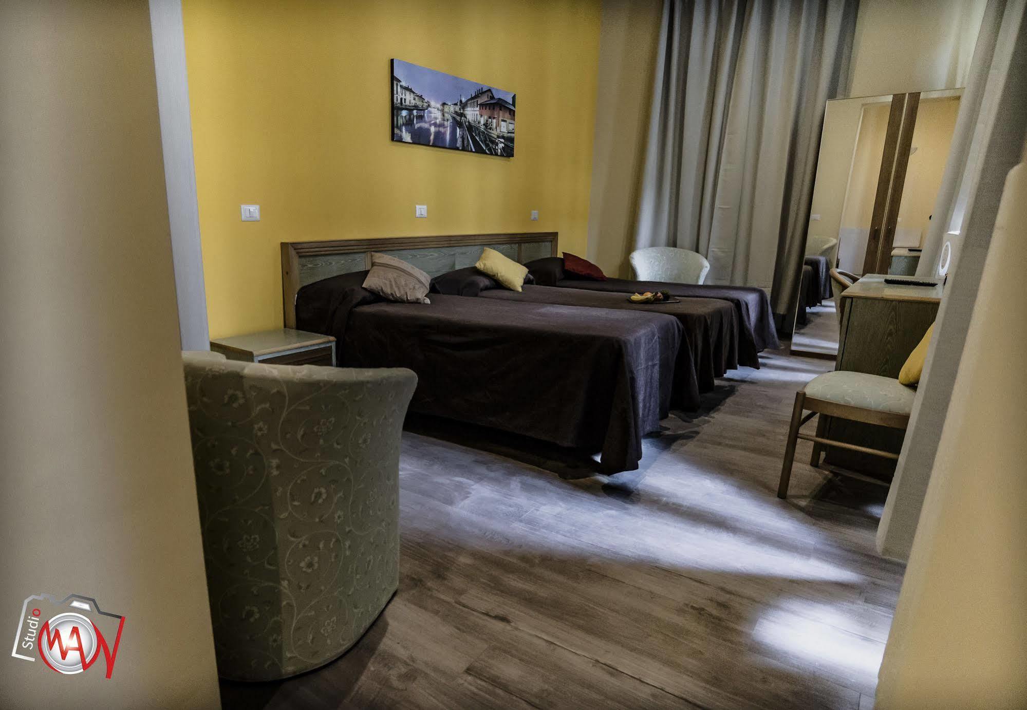 Hotel Moderno Лекко Экстерьер фото